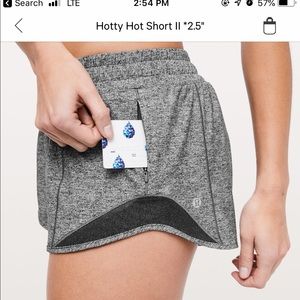 Lululemon 2.5 Hotty Hot Shorts